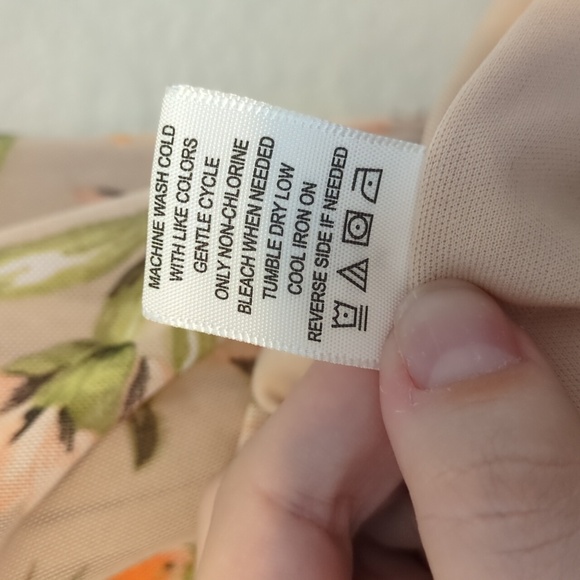 No Comment cream floral print sleeveless v neck maxi dress 📸 - Picture 6 of 9